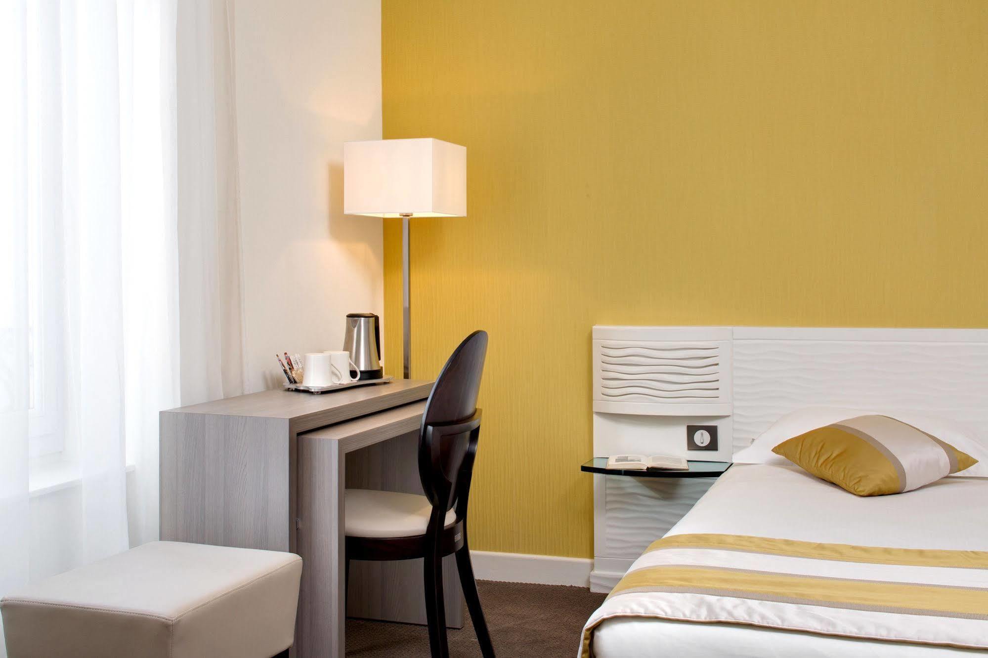 Hotel Arverna Vichy - Clt'Hotel Bagian luar foto