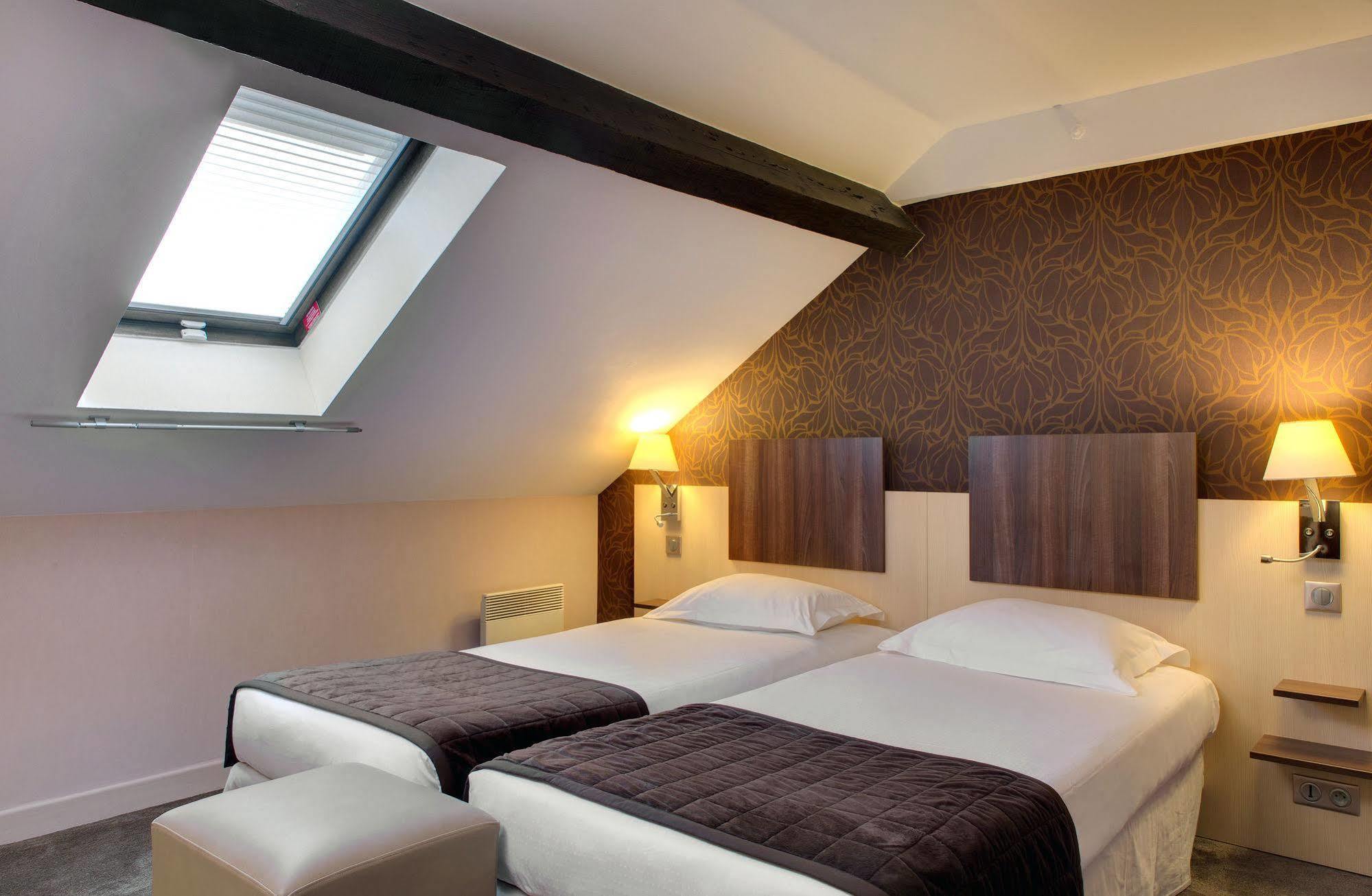 Hotel Arverna Vichy - Clt'Hotel Bagian luar foto