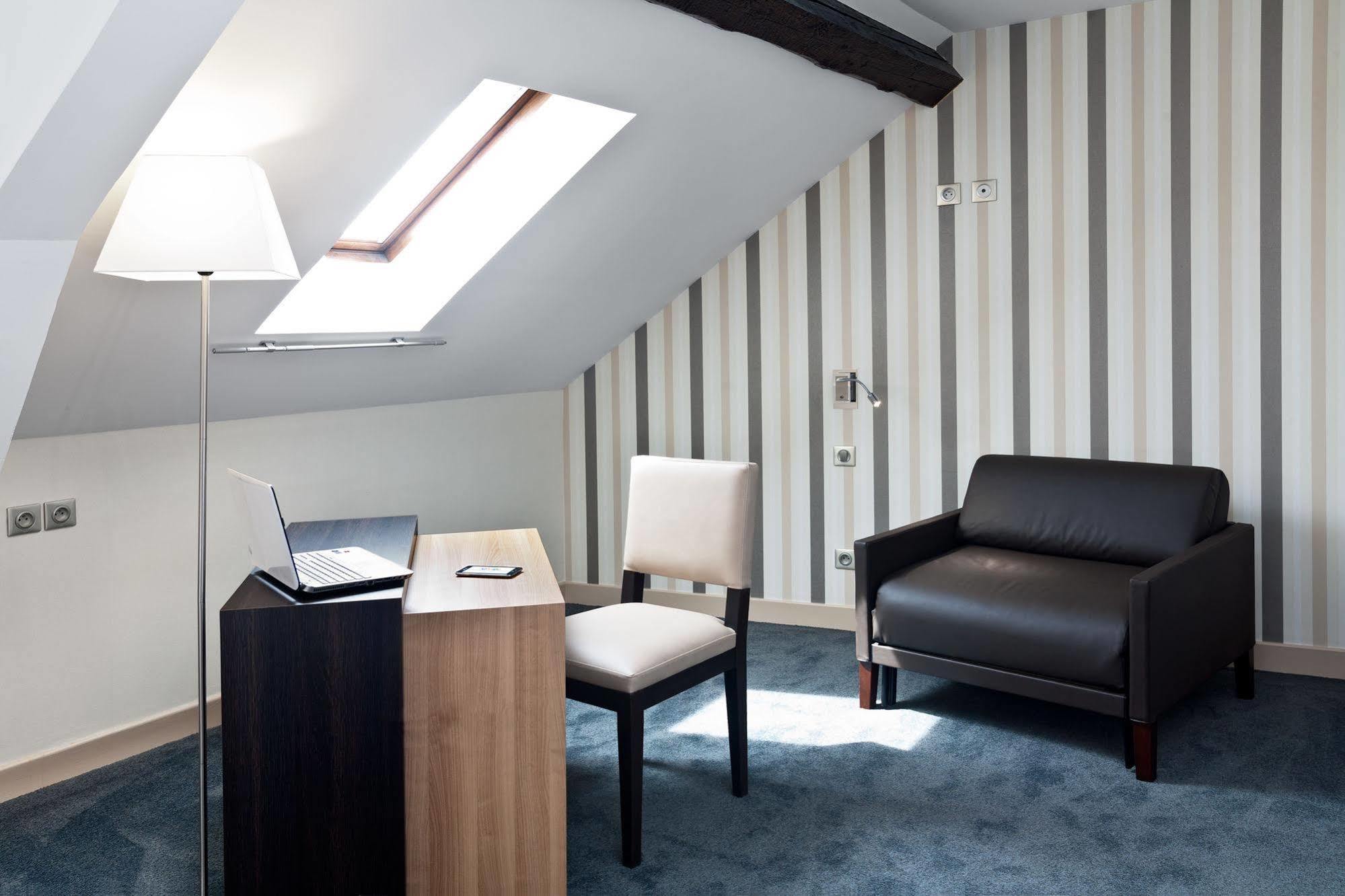 Hotel Arverna Vichy - Clt'Hotel Bagian luar foto