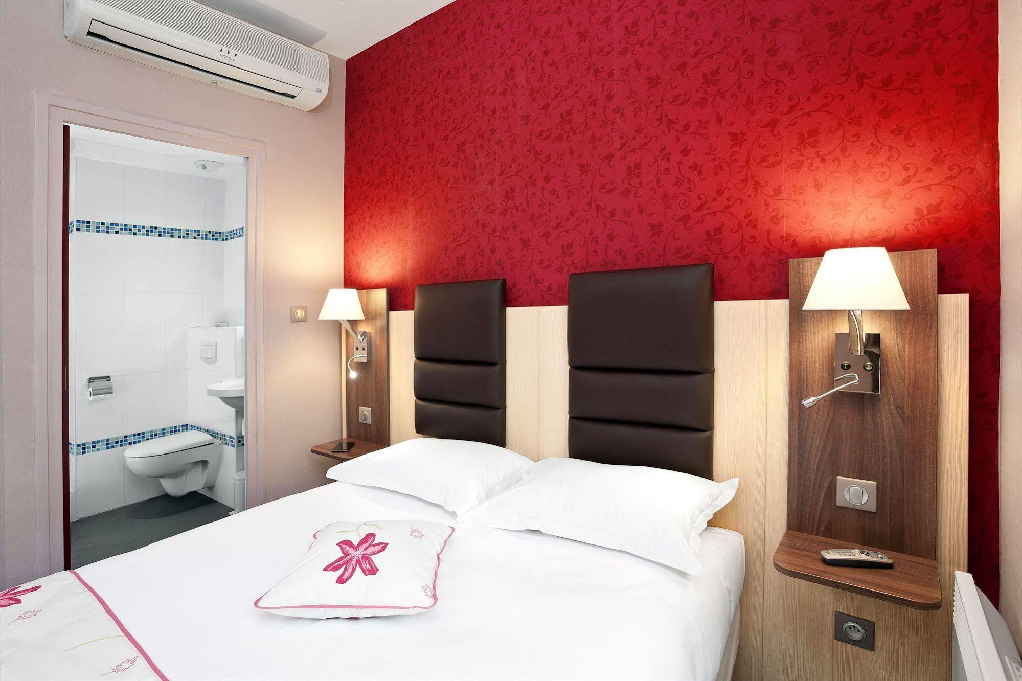 Hotel Arverna Vichy - Clt'Hotel Bagian luar foto